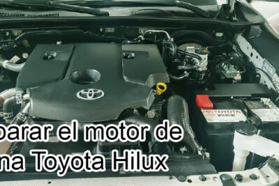 reparar el motor de una Toyota Hilux